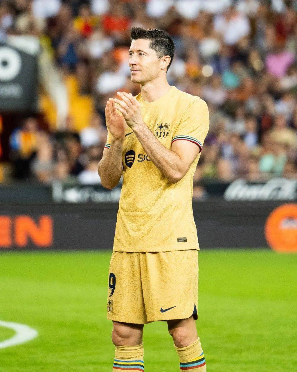 瓦伦西亚客场反超,战胜劲敌 瓦伦西亚客场反超,战胜劲敌