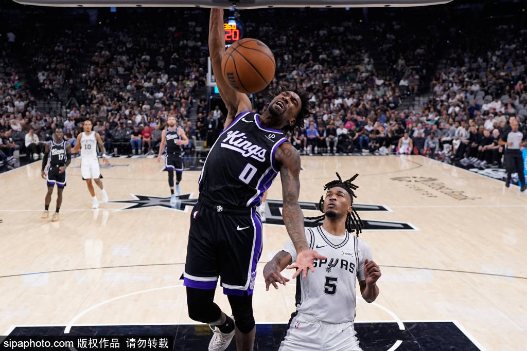 广东队险胜灰熊，福克斯扛起全队