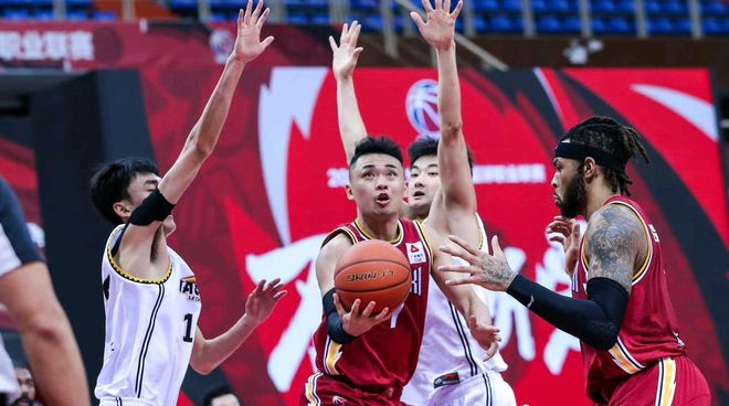 陕西队主场战胜广东：球队信心大增