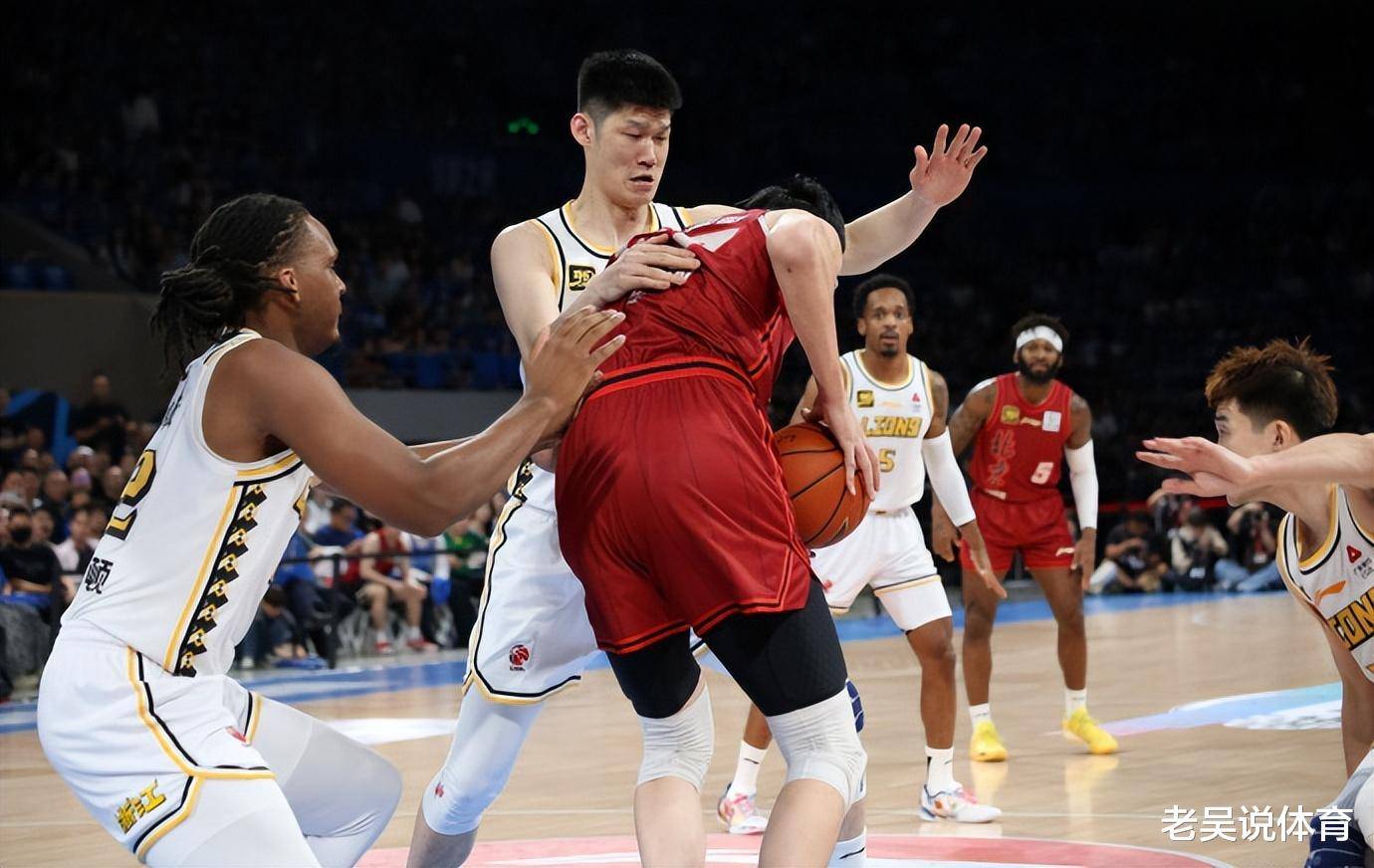 掘金险胜火箭，胡金秋状态火热