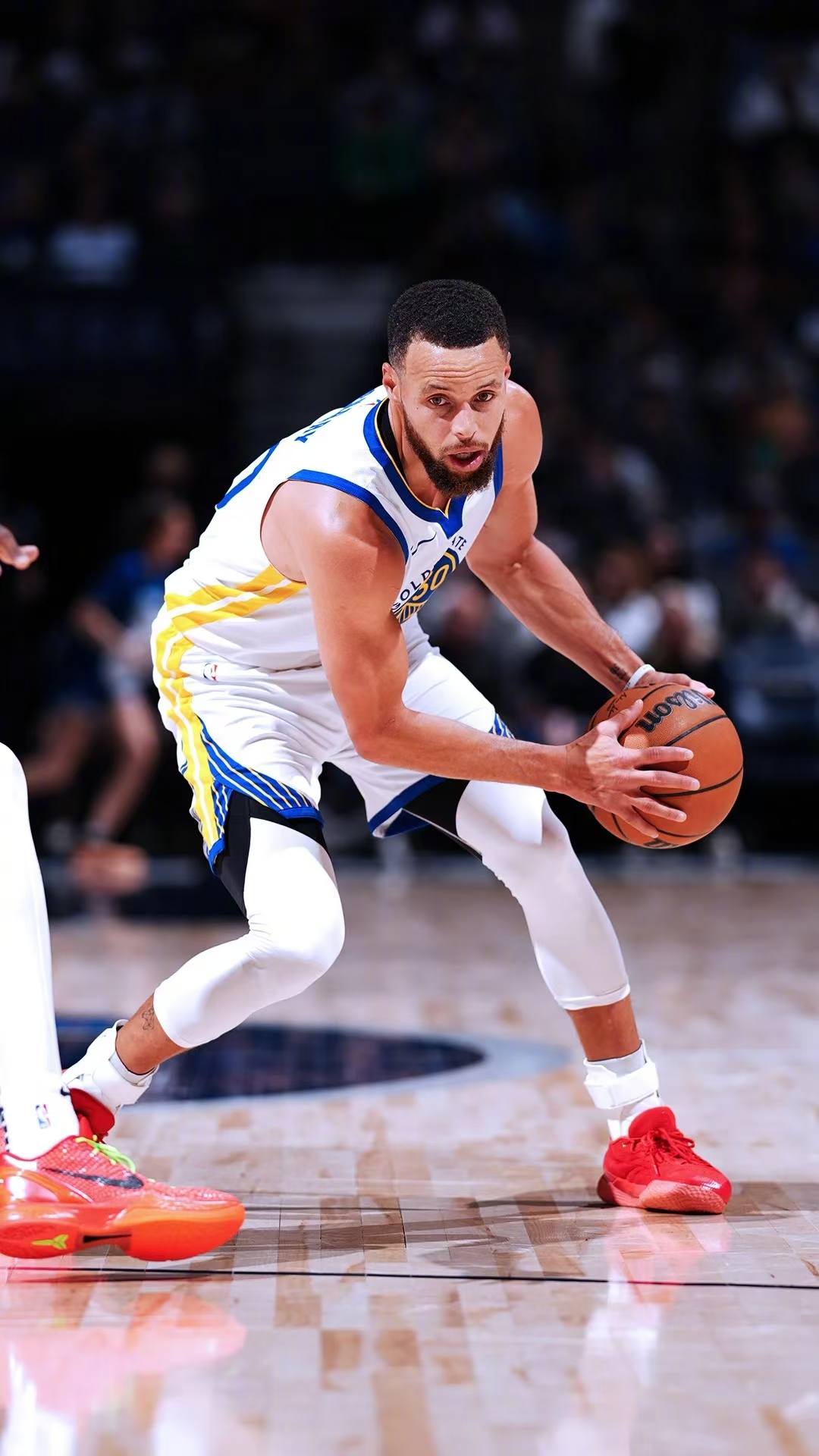 鹈鹕翻盘马刺，戈贝尔高光表现