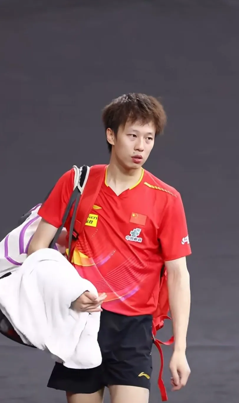 英格兰队逆转葡萄牙队，王皓高光表现