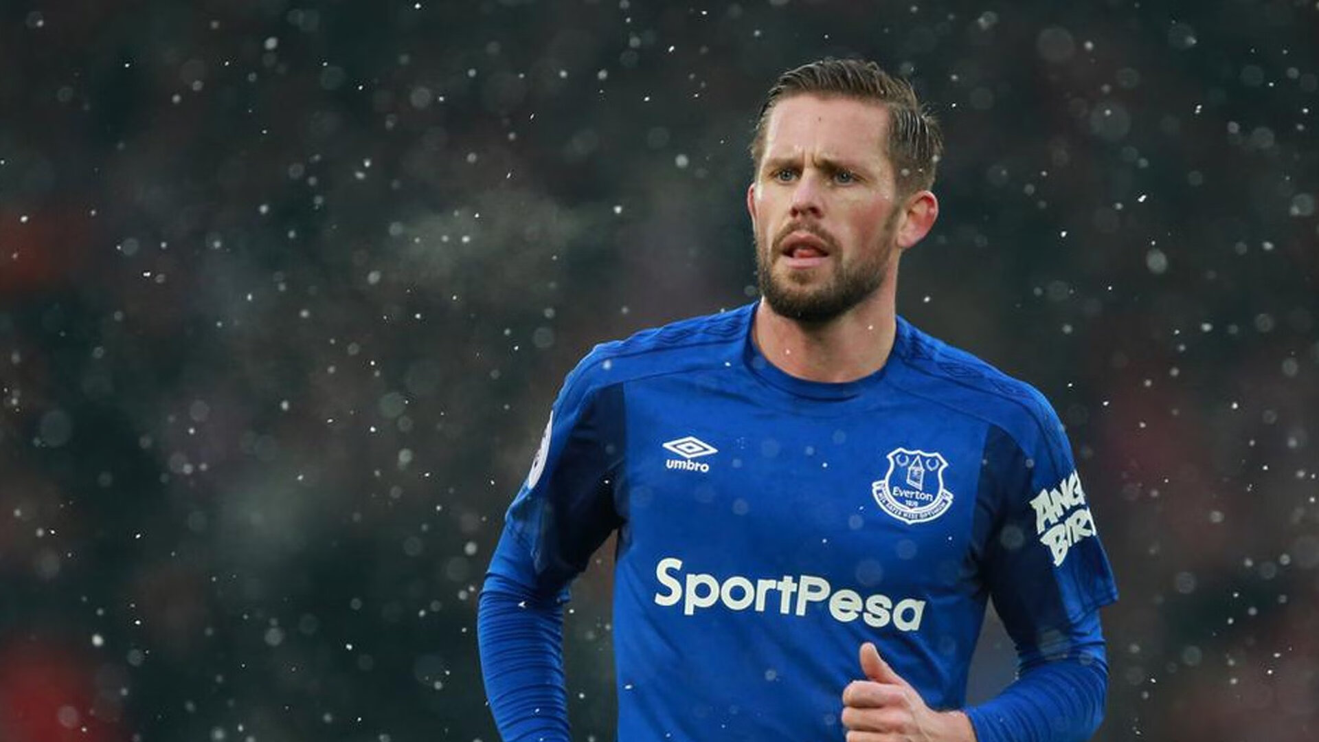 黄潜稳舵破紫浪，阿圭罗终成关键先生